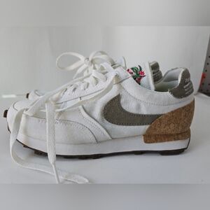 Nike Daybreak-Type Cork size 8